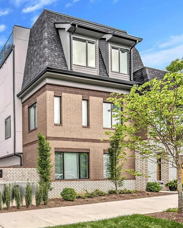 Scovel Row Retreat-rooftop Views Near Broadway