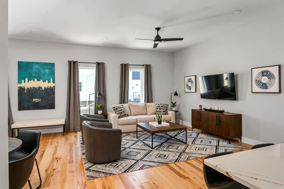 Spacious Nash For 12 Guests With Rooftop Views And Hot Tub Holiday home *