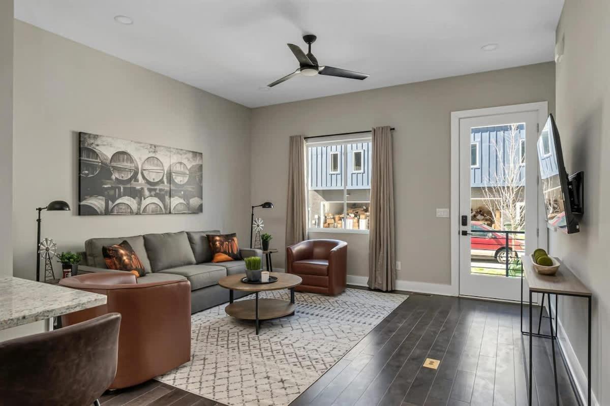 Gorgeous New Nash - Rooftop Views - Hot Tub Holiday home