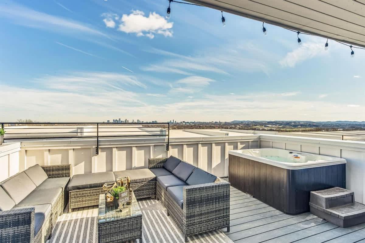 Rooftop Views - Hot Tub - Minutes To Honky Tonks Nashville