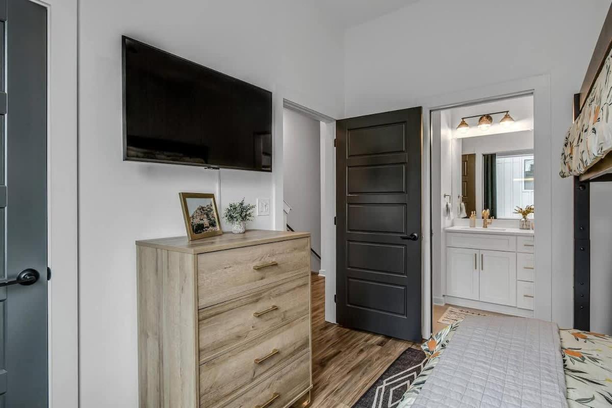 Holiday home June's Nash 4 Miles To Broadway-rooftop Patio *