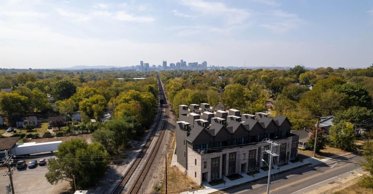 Cozy House - Great Rooftop - Walks To Bars