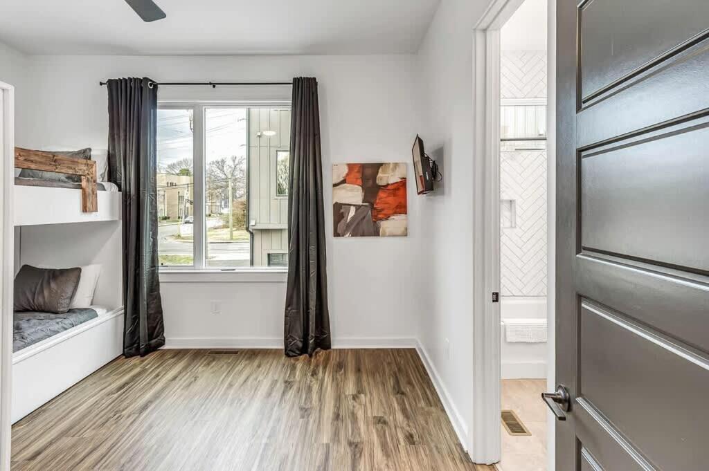 Holiday home Cozy House - Great Rooftop - Walks To Bars *