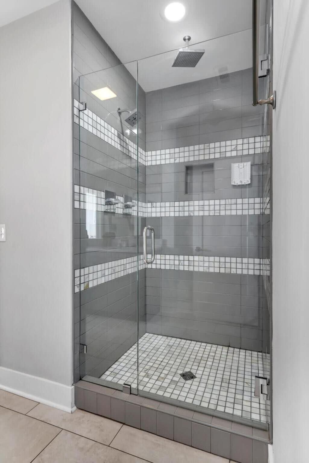 Side By Side Era - Hot Tubs - Rooftop Views * Nashville