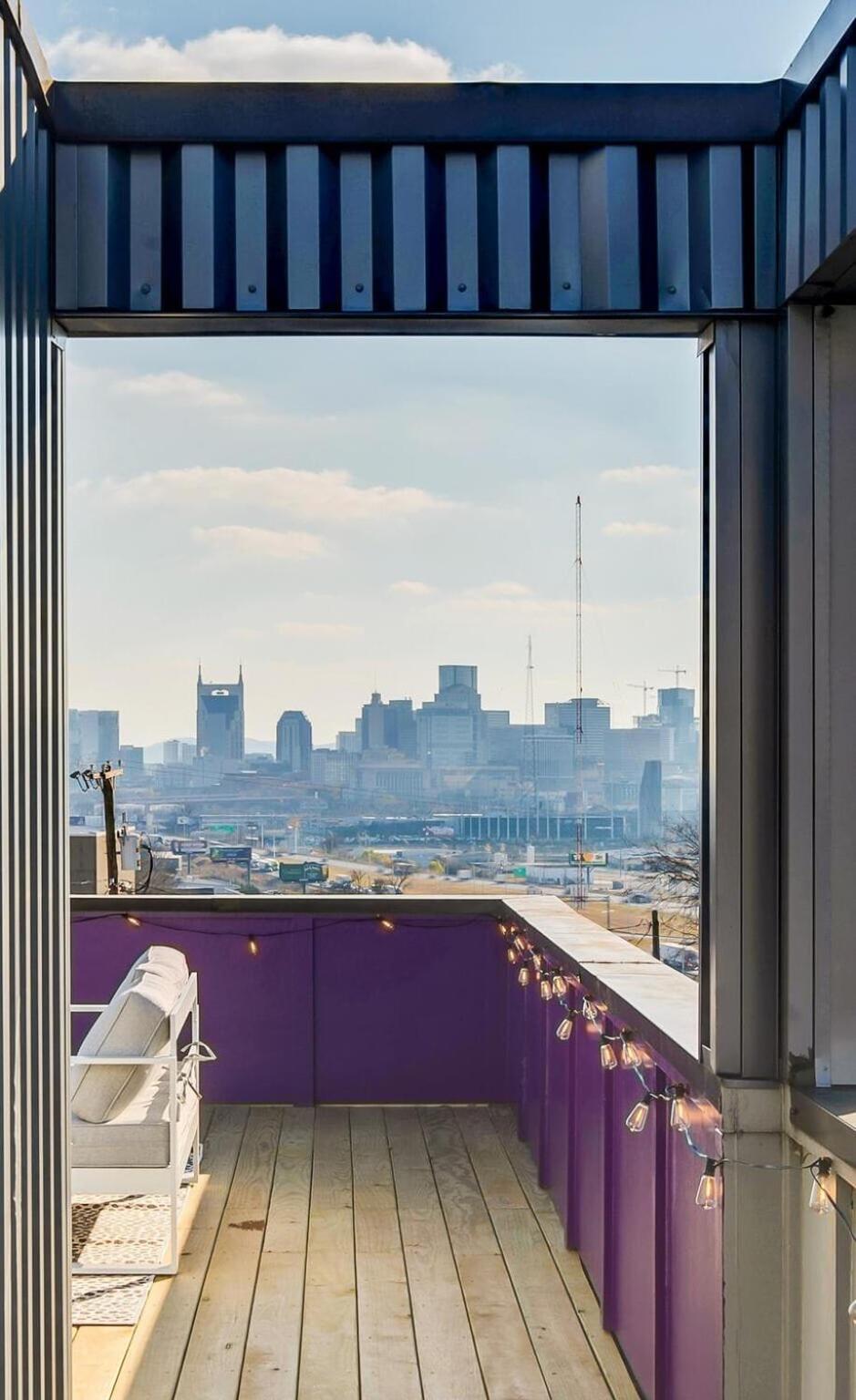 Side By Side Era - Hot Tubs - Rooftop Views Nashville
