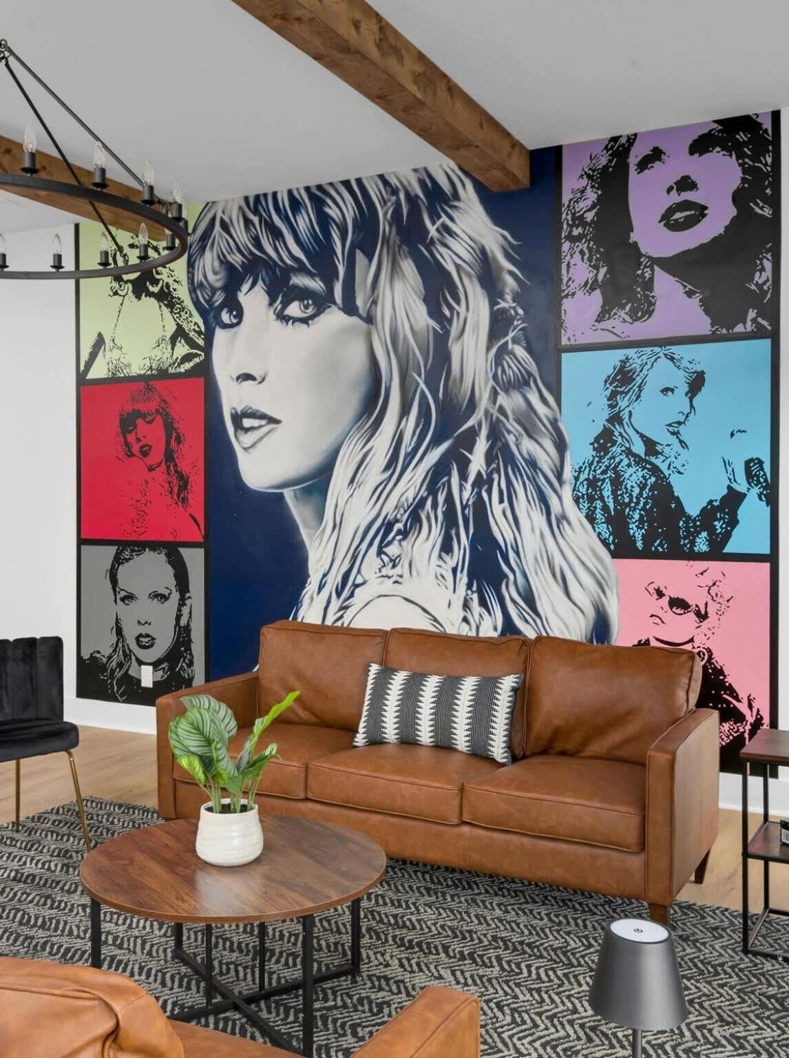 Side By Side Era - Hot Tubs - Rooftop Views Nashville