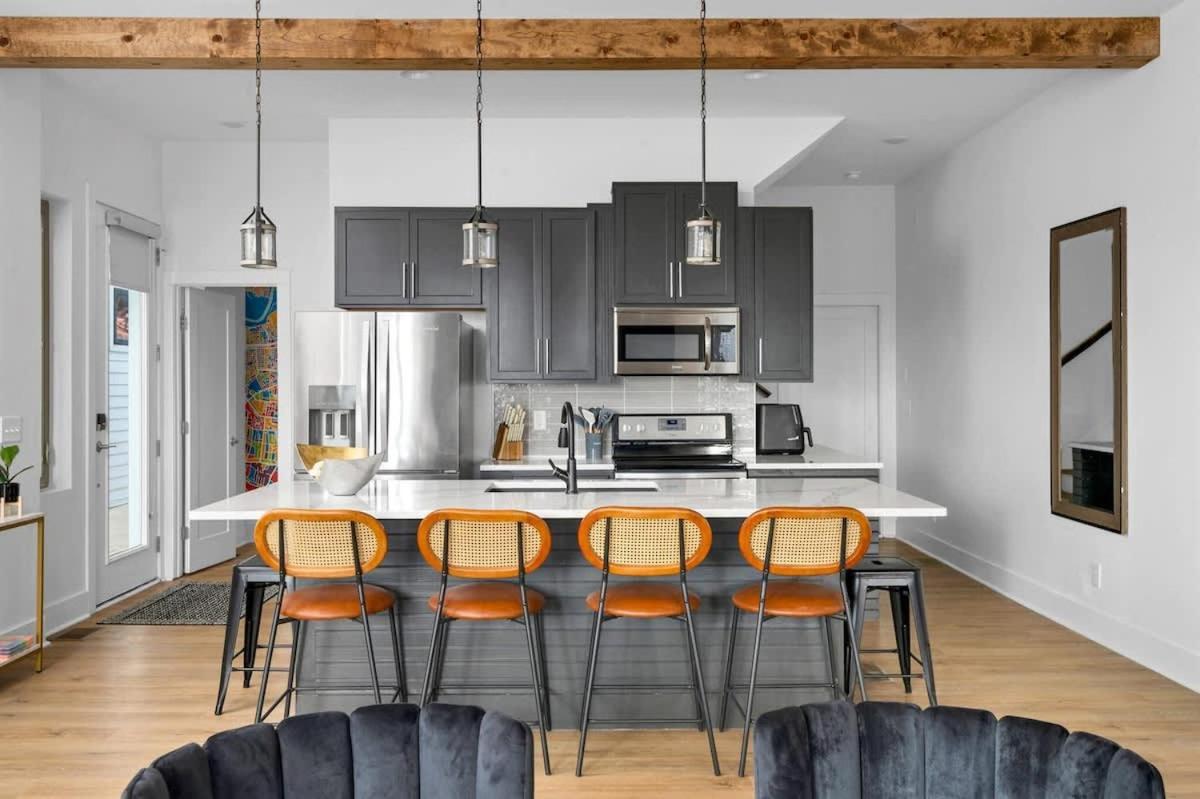 Rooftop Skyline Views - Private Hot Tub - Fire Pit Holiday home Nashville