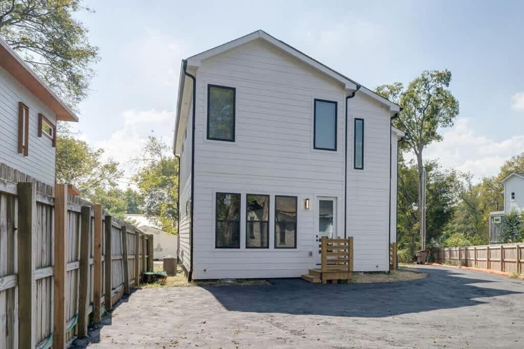 Holiday home Radiant Retreat - Minutes To Broadway *