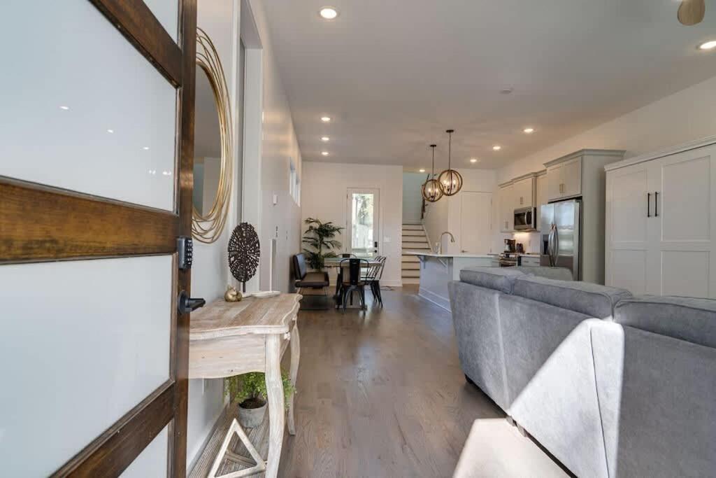 Radiant Retreat - Minutes To Broadway Nashville