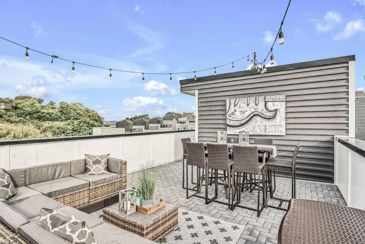 Two Large Homes Minutes To Downtown Nashville