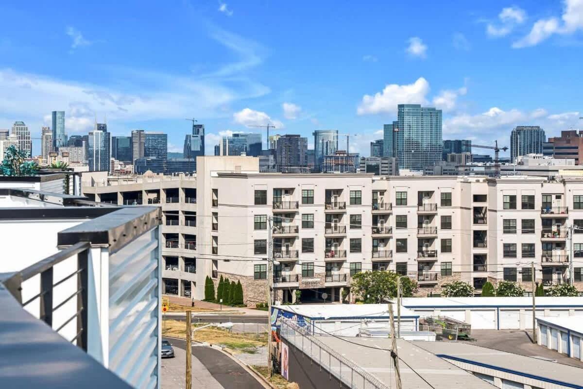 Two Large Homes Minutes To Downtown *
