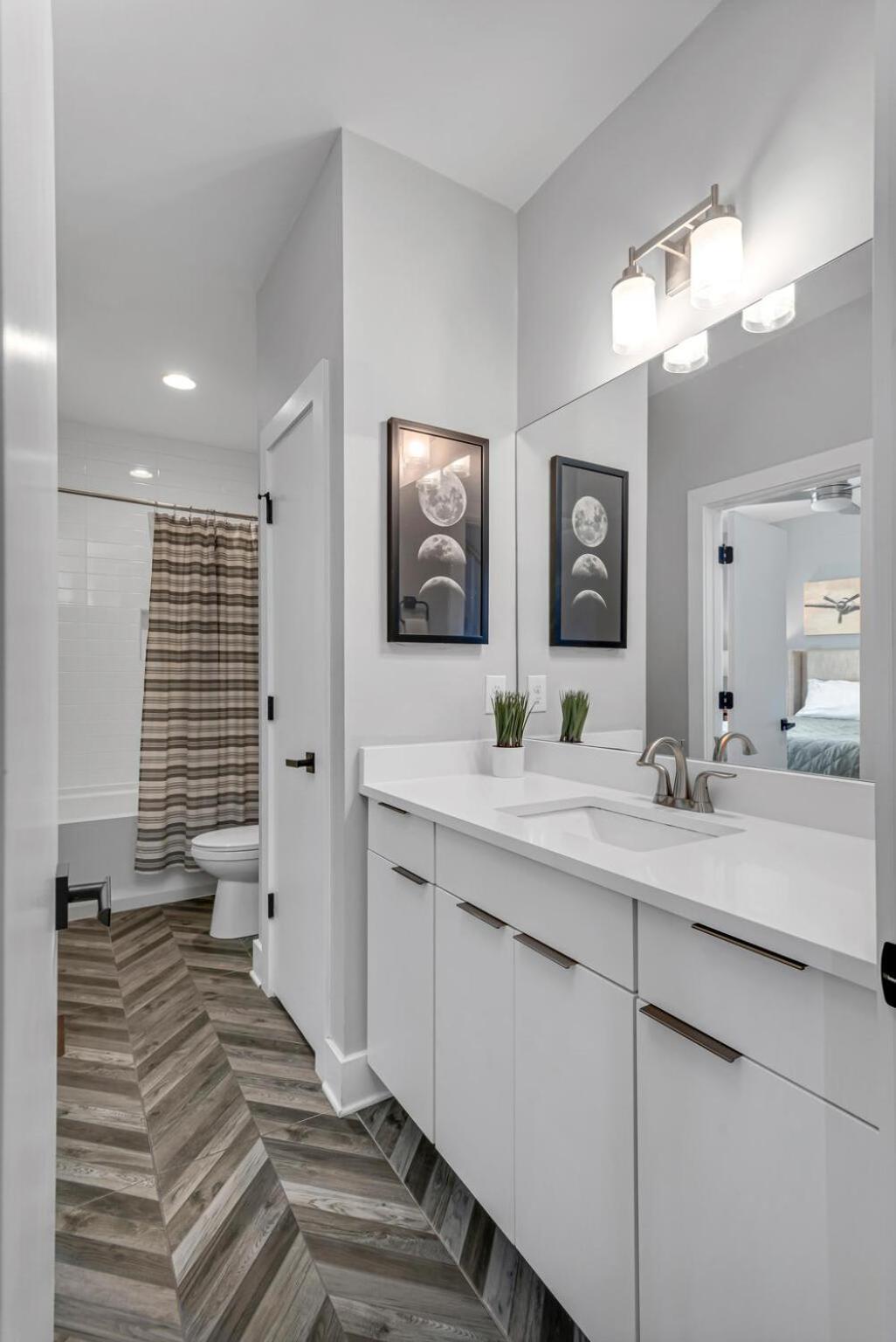 Spacious Close To Belmont Rooftop Holiday home