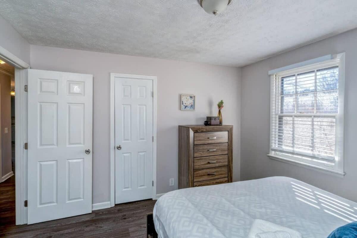 12 South Close To Honky Tonks & Bars Holiday home *