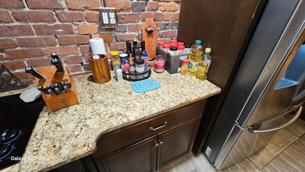 Broadway 4br 2bth 2500sf Art Gallery And Steam * Nashville