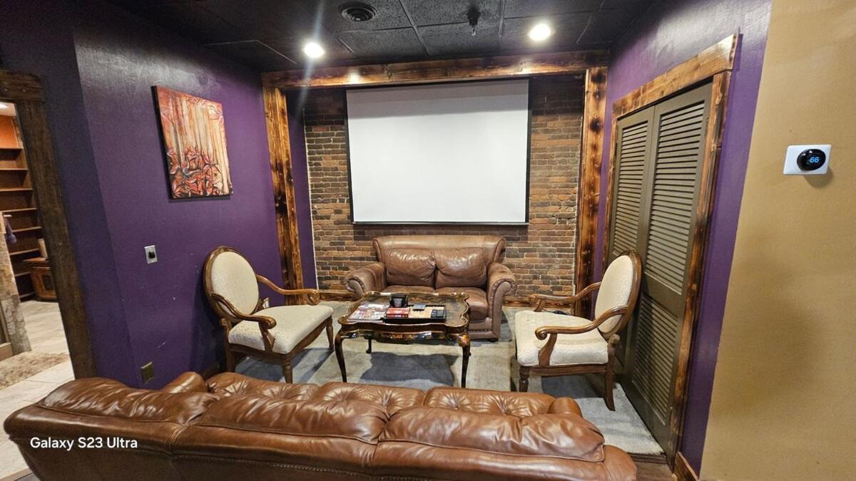 Holiday home Broadway 4br 2bth 2500sf Art Gallery And Steam *