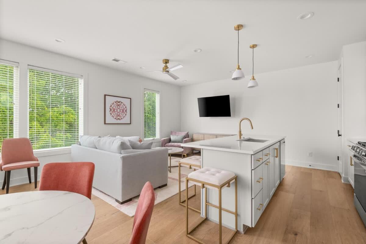 4bd Townhome East Nash With Rooftop 12ppl * Nashville