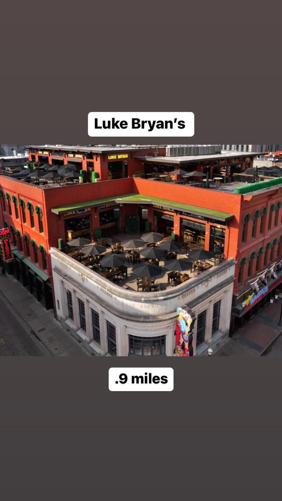 Boots On Broadway In Downtown With Parking, Pool, Gym