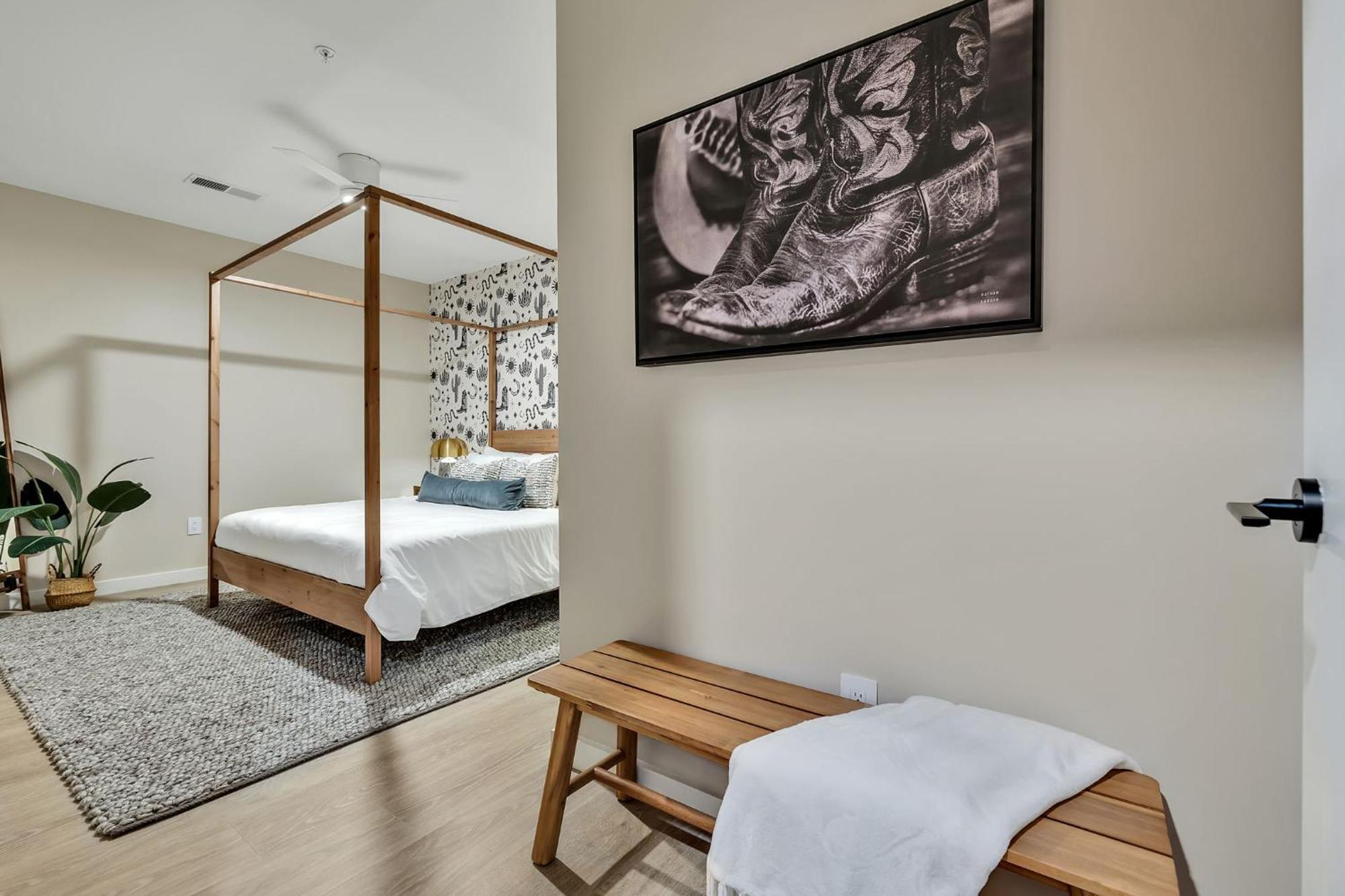 Apartment Boots On Broadway In Downtown With Parking, Pool, Gym Nashville