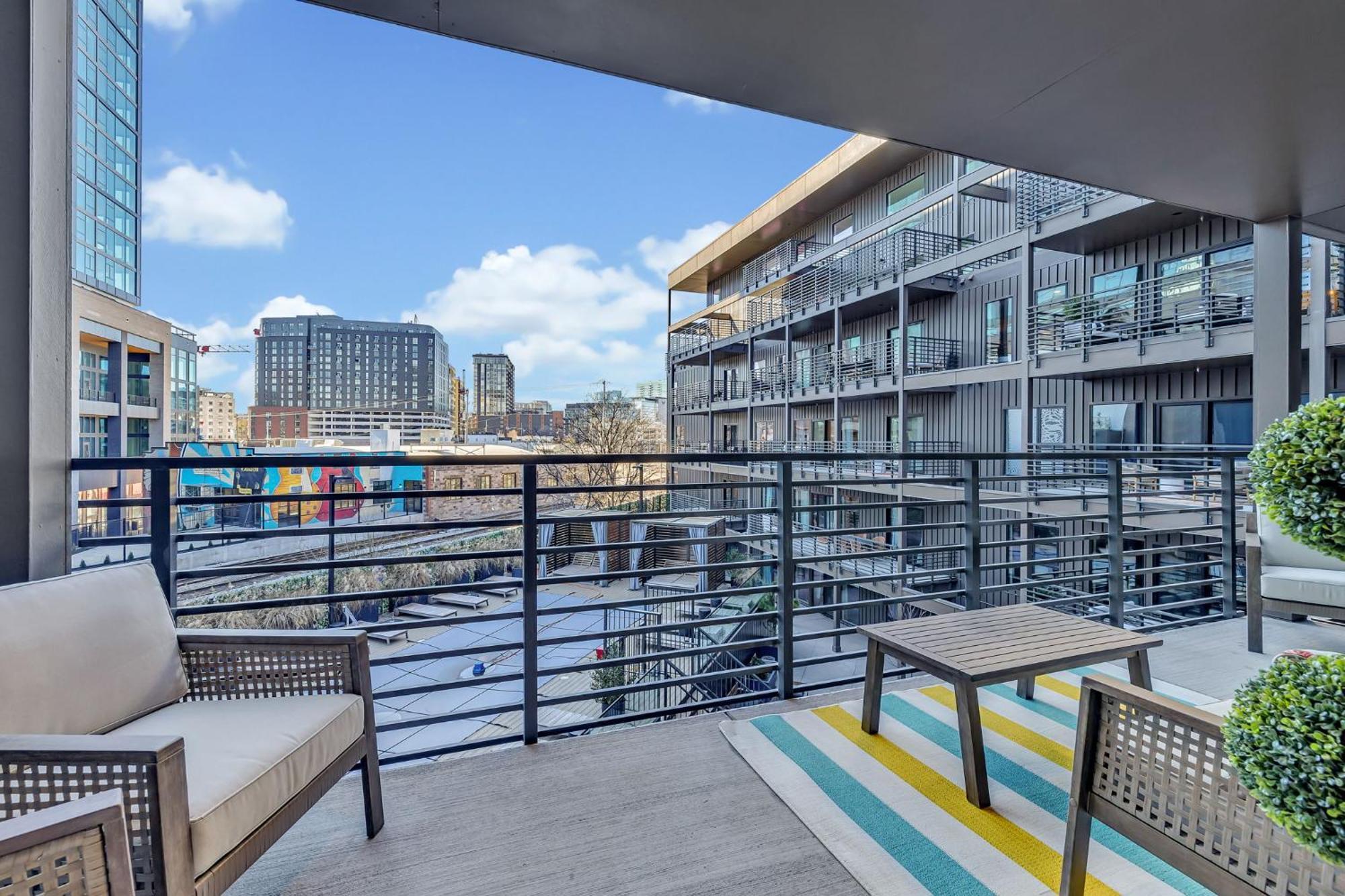 Apartment The High Note Short Walk To Broadway, Heated Pool, Gym, Parking Nashville