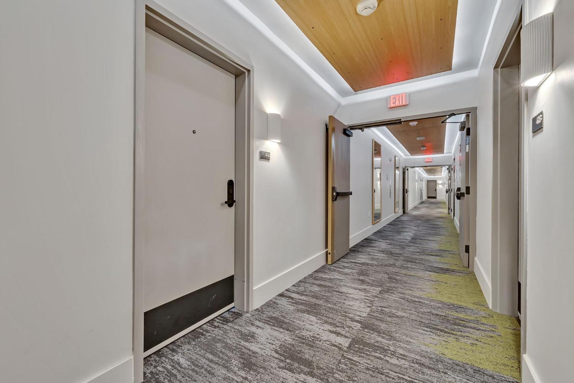 The High Note Short Walk To Broadway, Heated Pool, Gym, Parking Apartment Nashville