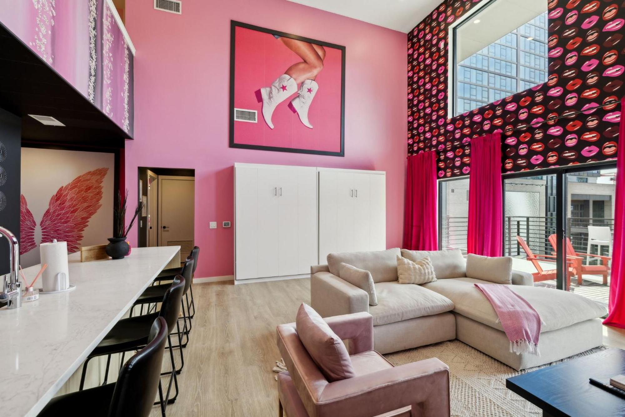 Broadway Girls In Downtown Nash, Walk To Broadway, Pool And Gym * Nashville