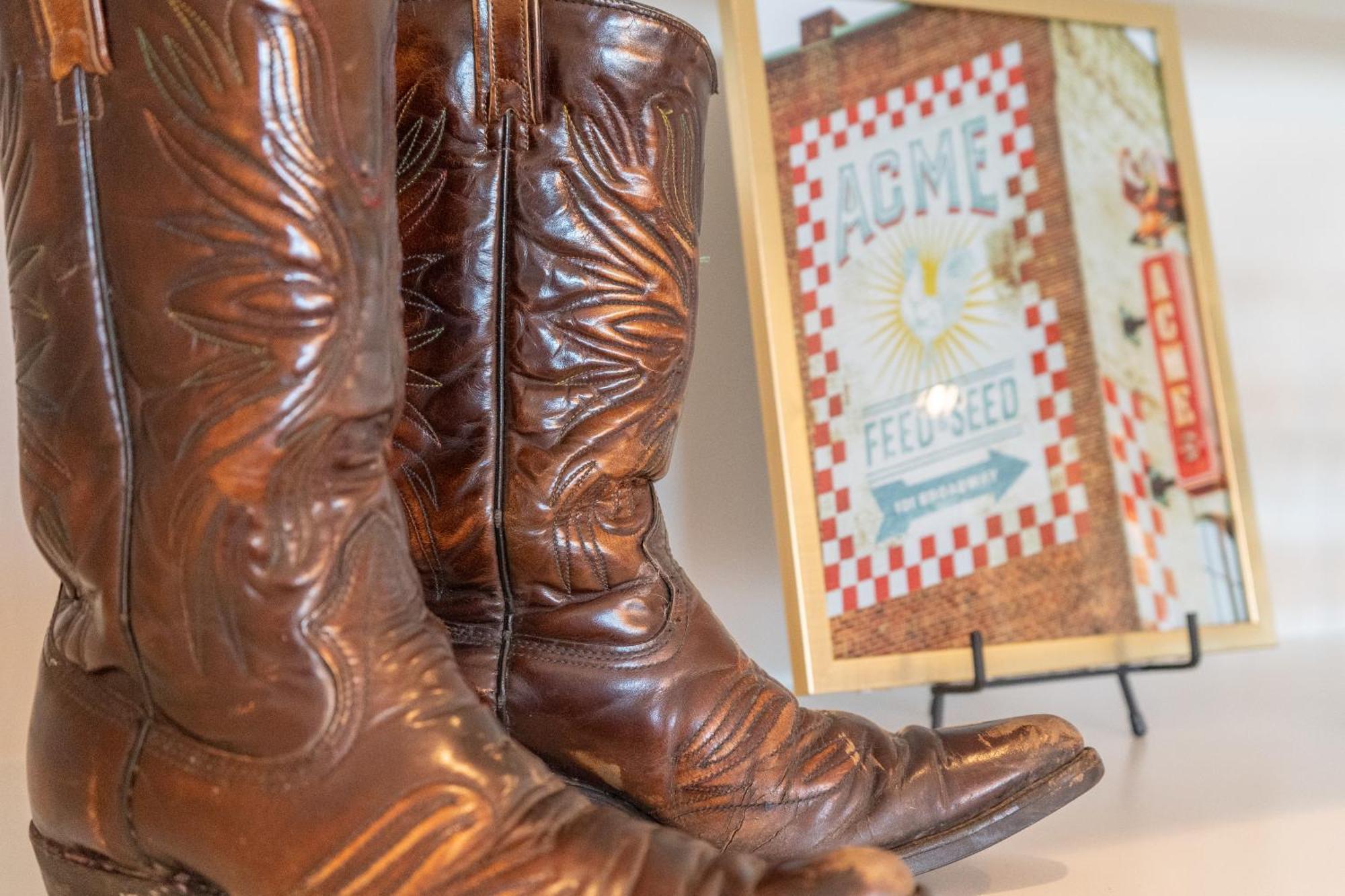 A Place To Hang Your By Local * Nashville