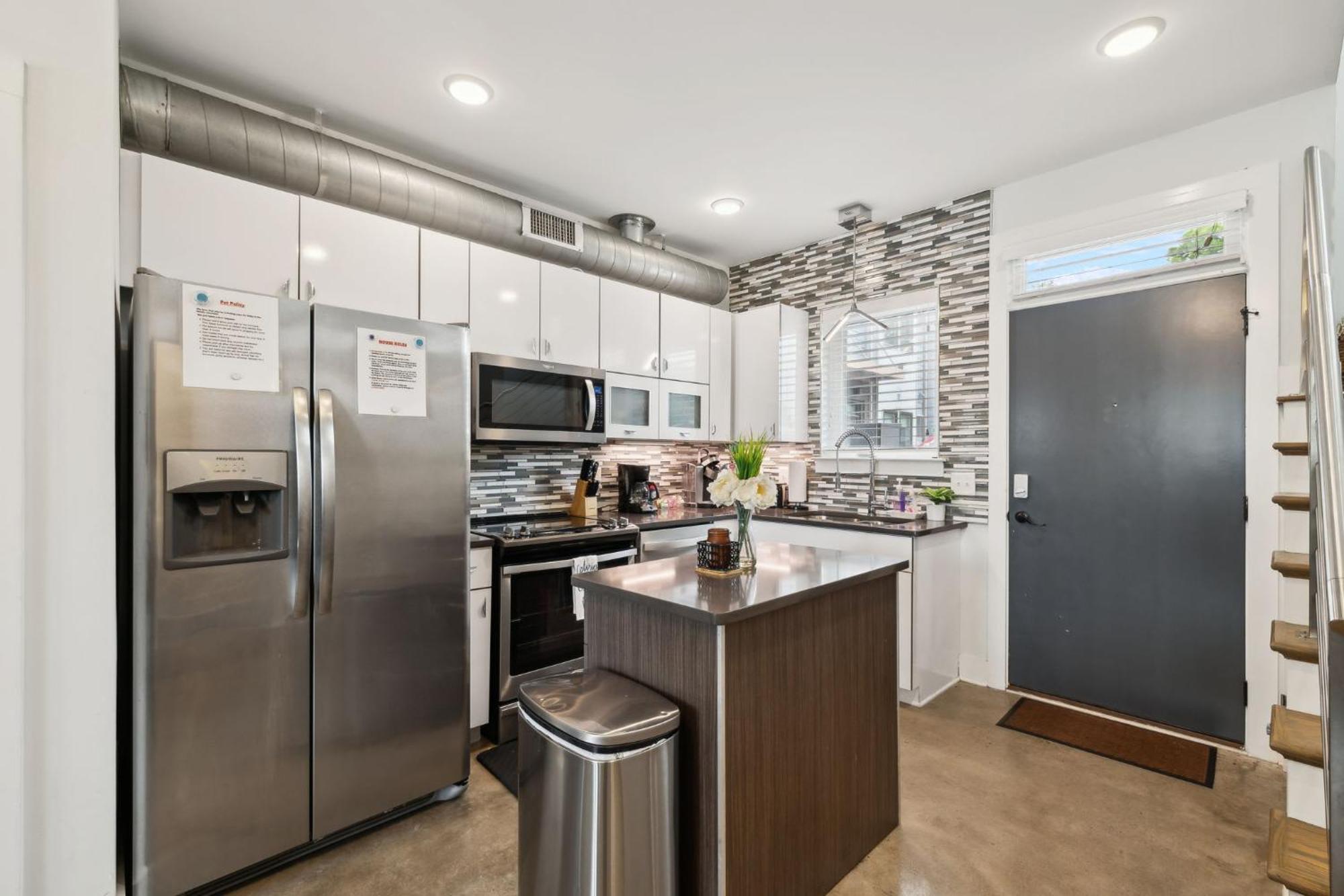 Holiday home Modern 3-story Townhome W Rooftop & Views Nashville