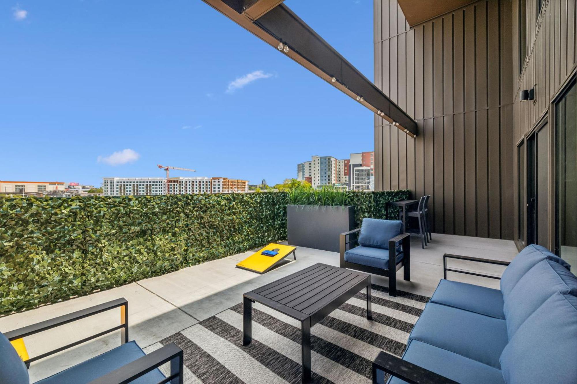 Apartment Grand Ole In Downtown Nashville, Walk To Broadway, Parking, Pool, Gym