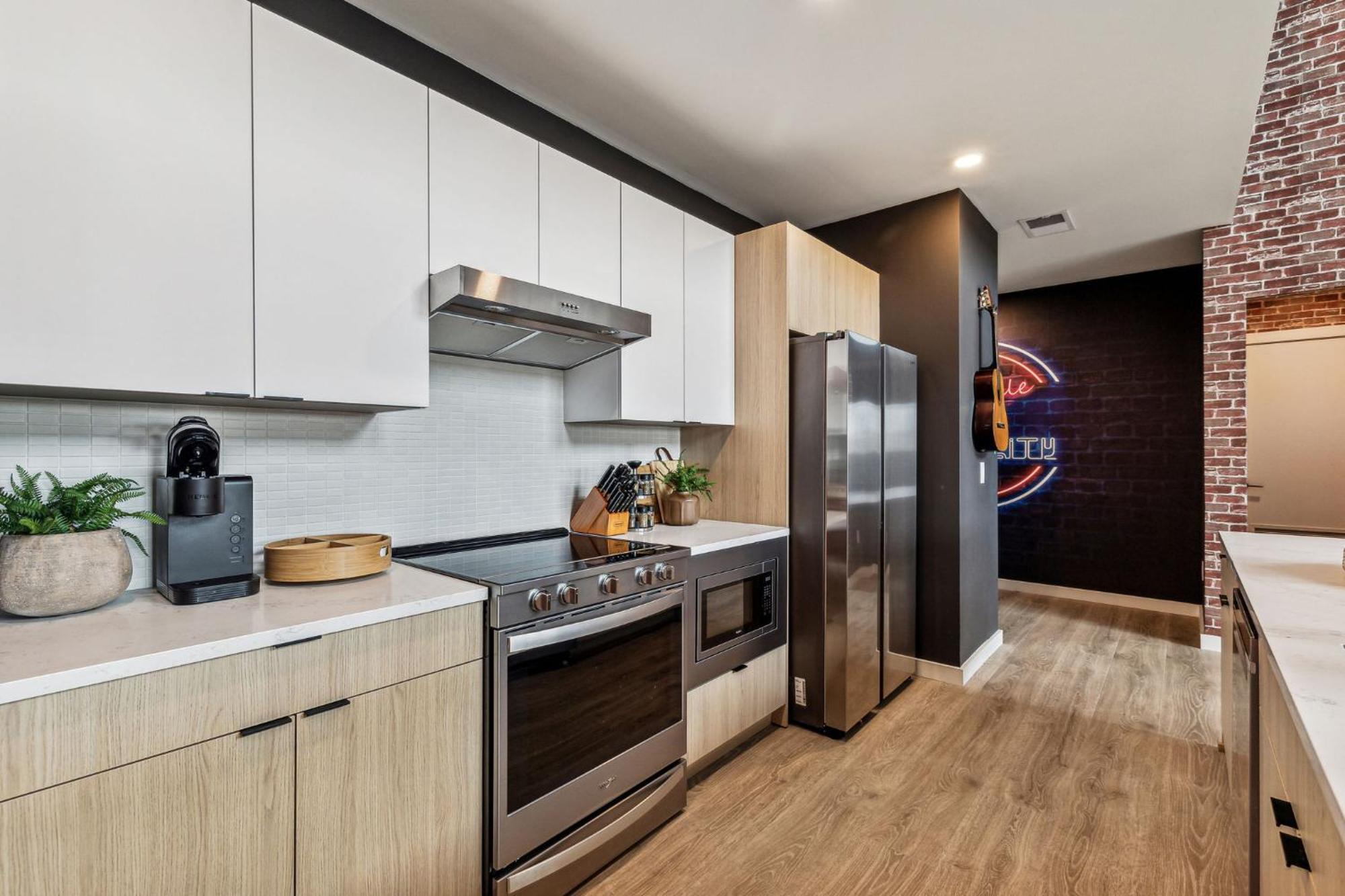 Apartment Grand Ole In Downtown Nashville, Walk To Broadway, Parking, Pool, Gym Nashville