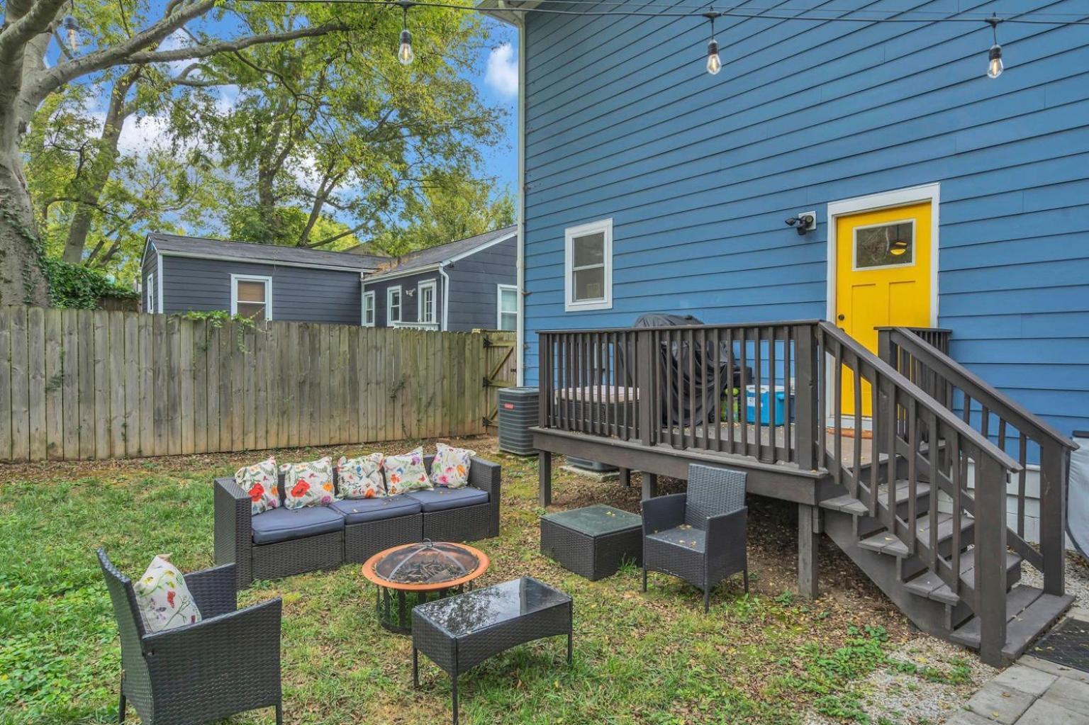 Holiday home Cma Fest The Bluebelle E Nash Songwriter 3 Bed 3 Bath Hot Tub Fenced Yard 30 Or Days By Skyrun Nashville