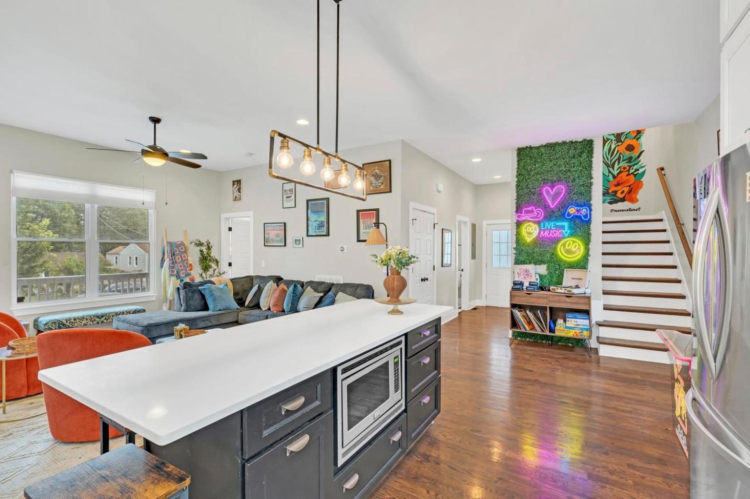 Cma Fest The Bluebelle E Nash Songwriter 3 Bed 3 Bath Hot Tub Fenced Yard 30 Or Days By Skyrun Holiday home Nashville