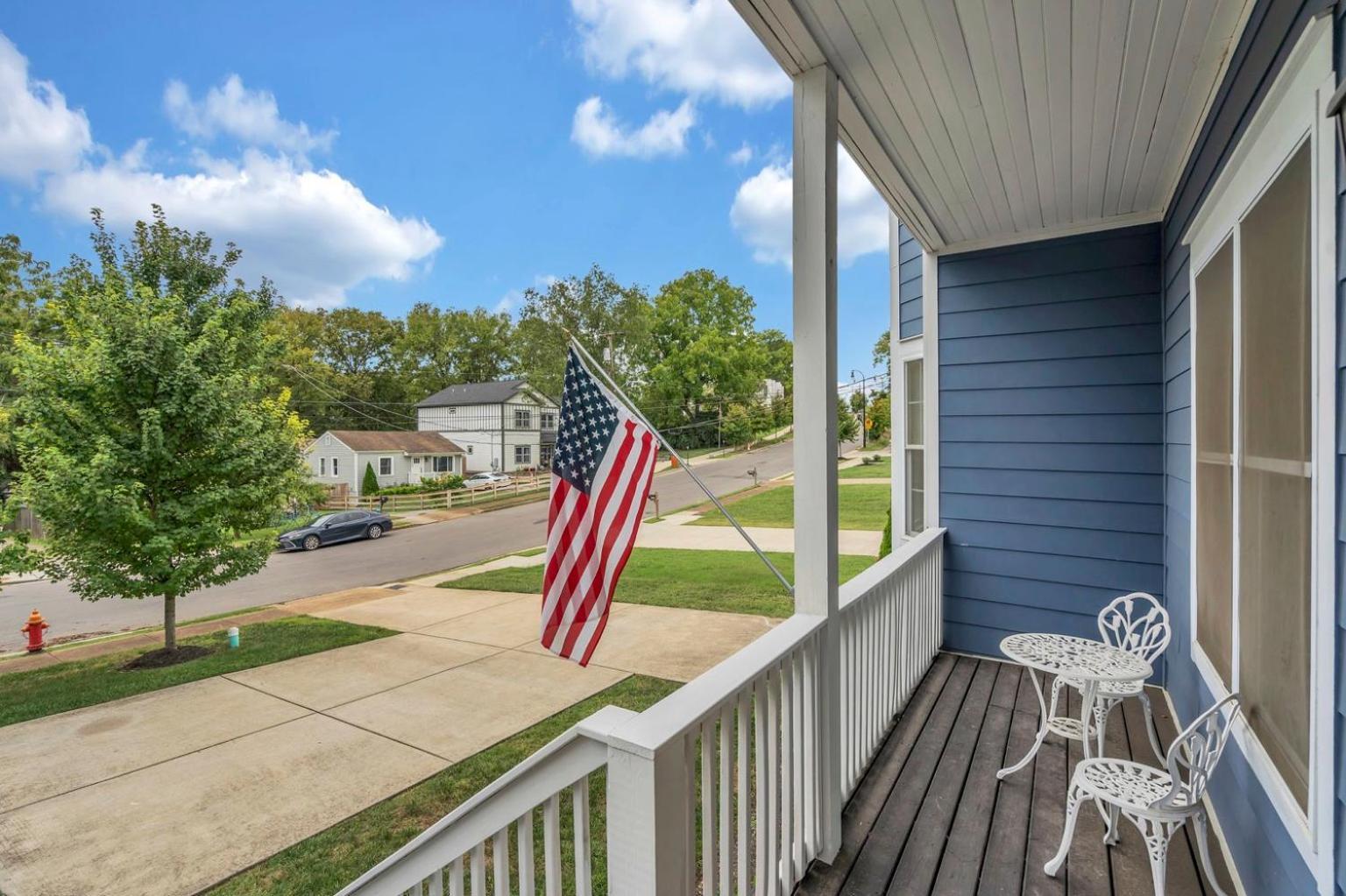 Holiday home Cma Fest The Bluebelle E Nash Songwriter 3 Bed 3 Bath Hot Tub Fenced Yard 30 Or Days By Skyrun Nashville