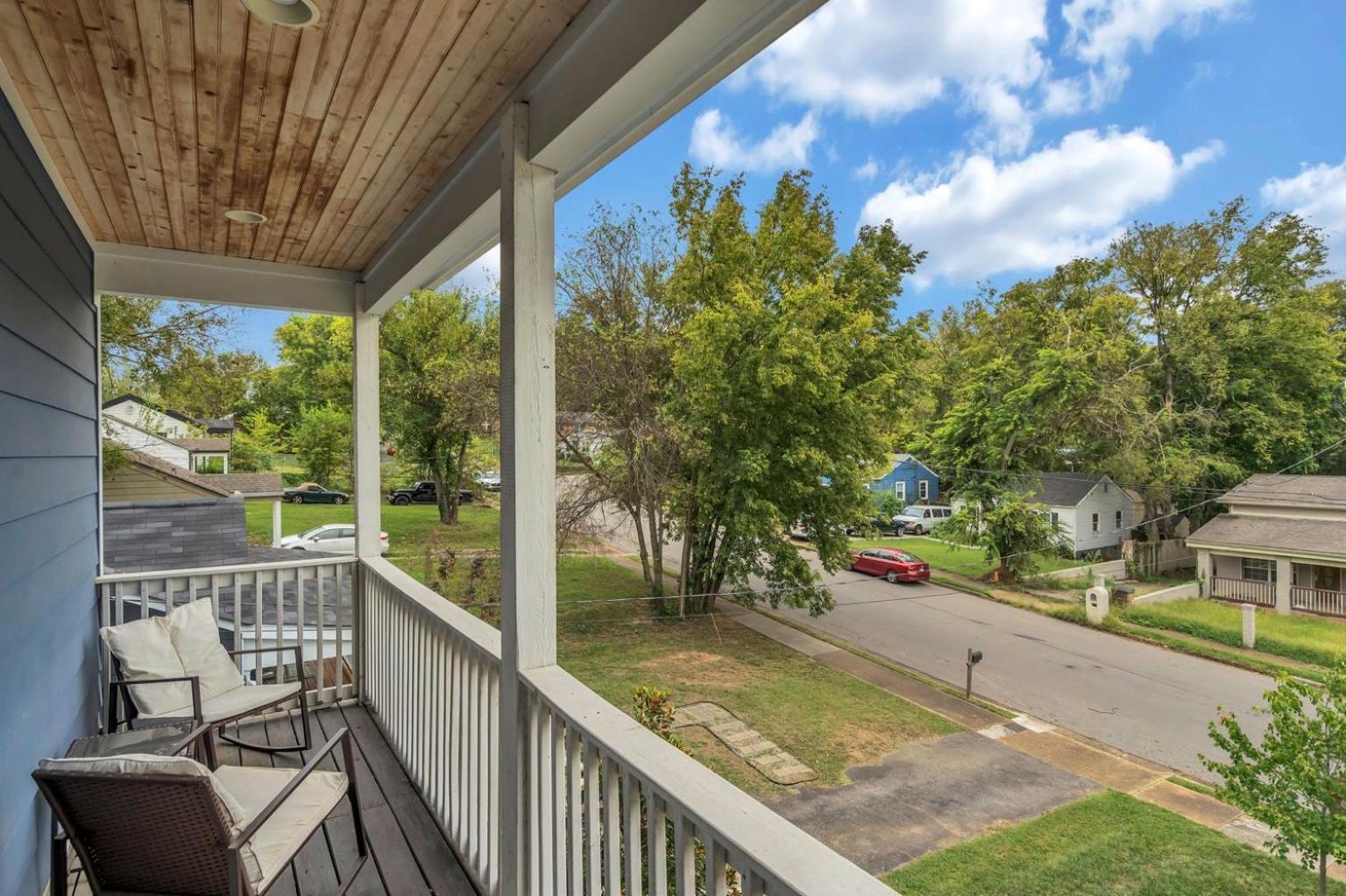 Cma Fest The Bluebelle E Nash Songwriter 3 Bed 3 Bath Hot Tub Fenced Yard 30 Or Days By Skyrun Nashville