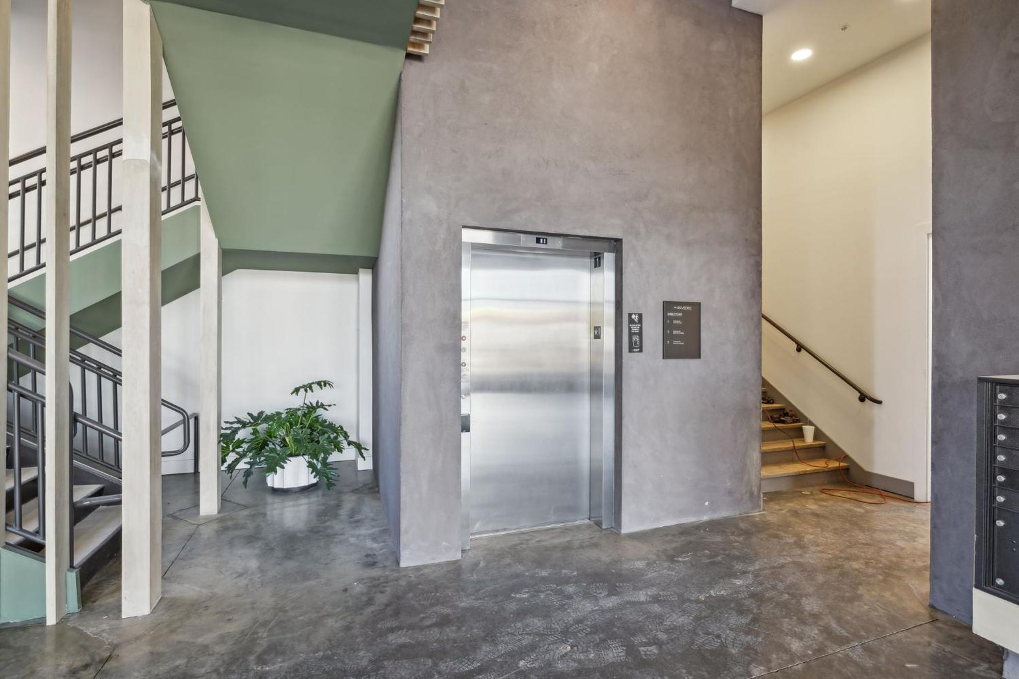 Luxury E Nash 1 Bed 1 Bath Rooftop Access Parking 30 Or Days By Skyrun Nashville