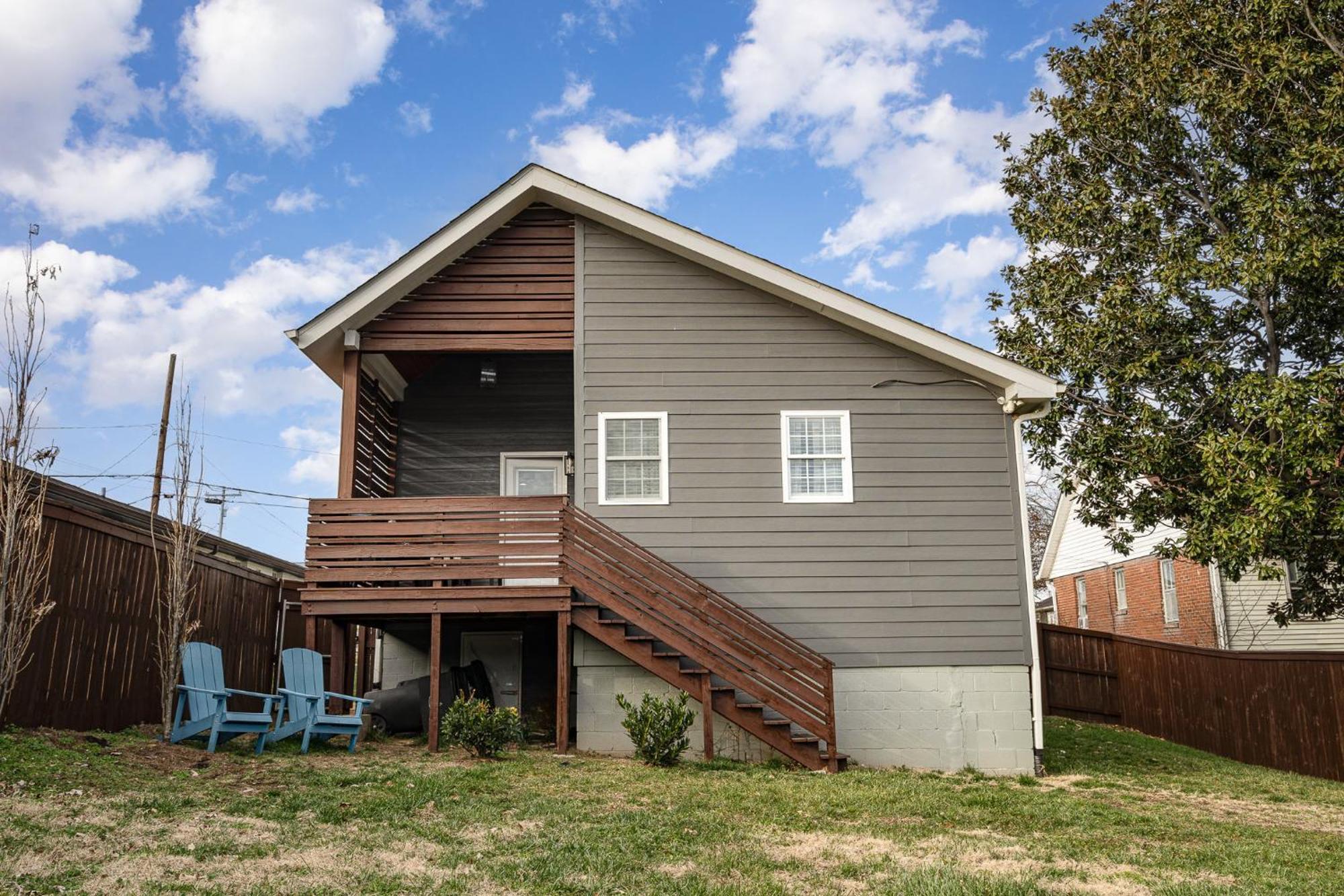 - 1821 Pearl St * Nashville