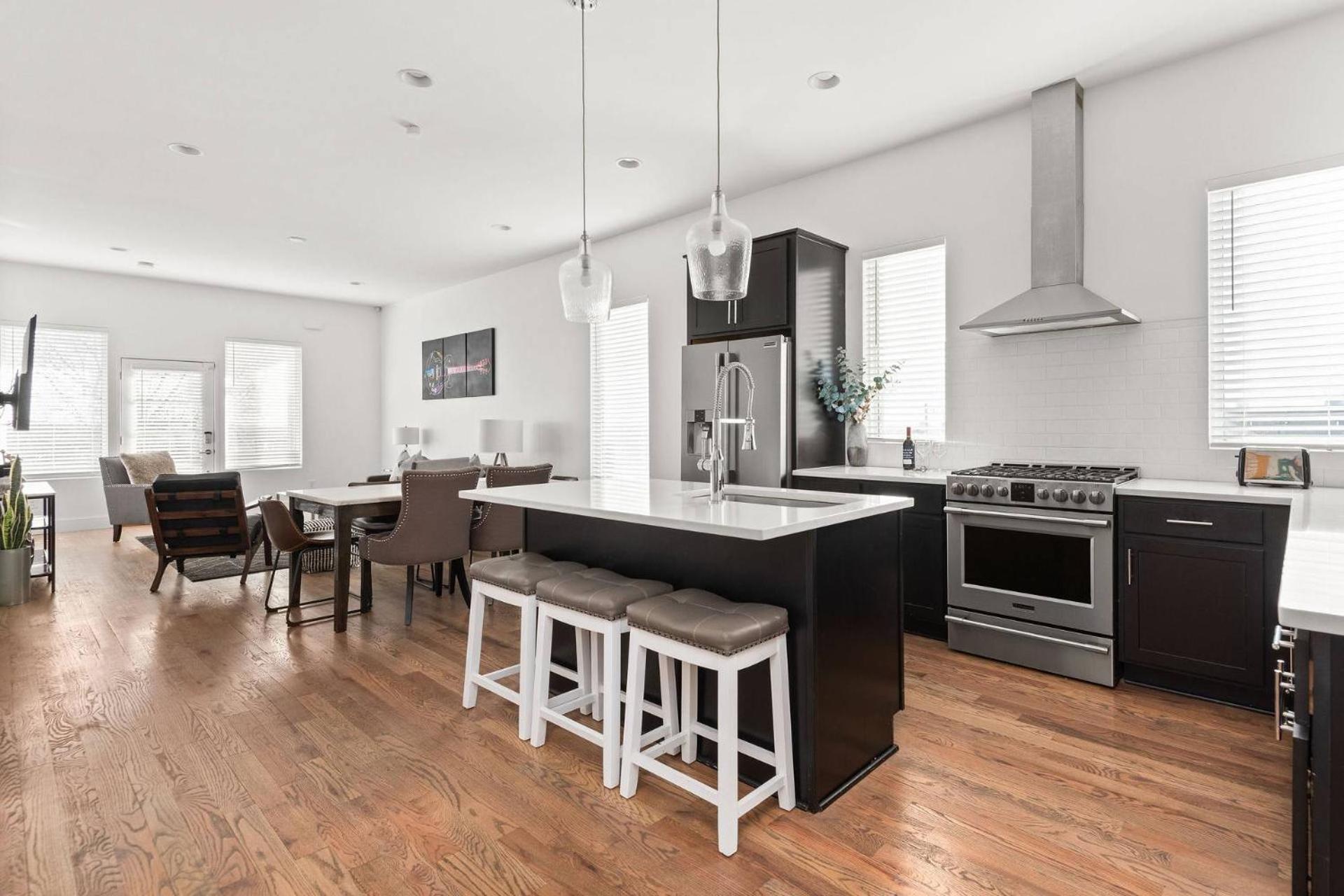 Elmhurst 113a