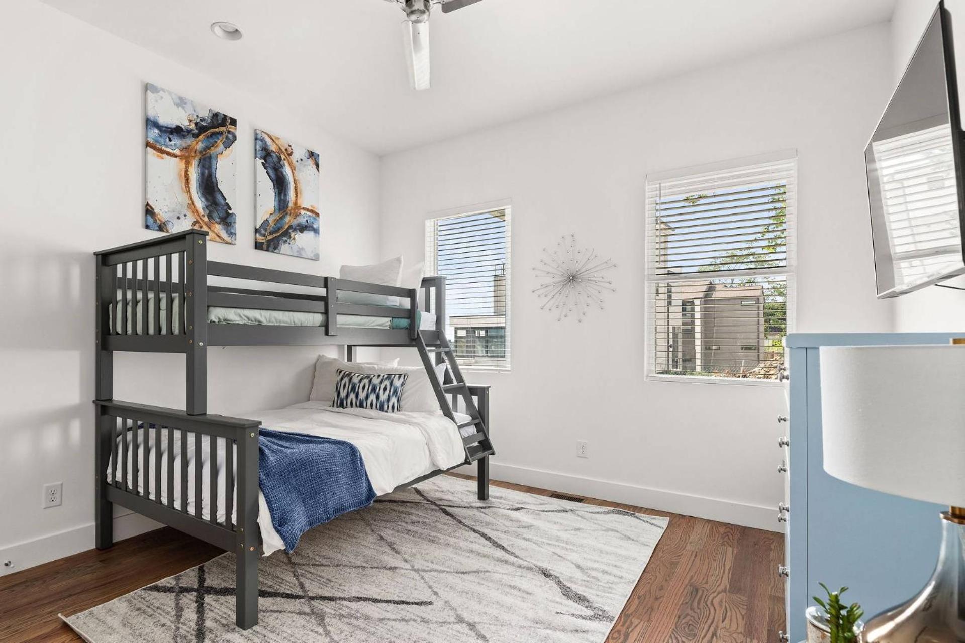 Elmhurst 113a Holiday home