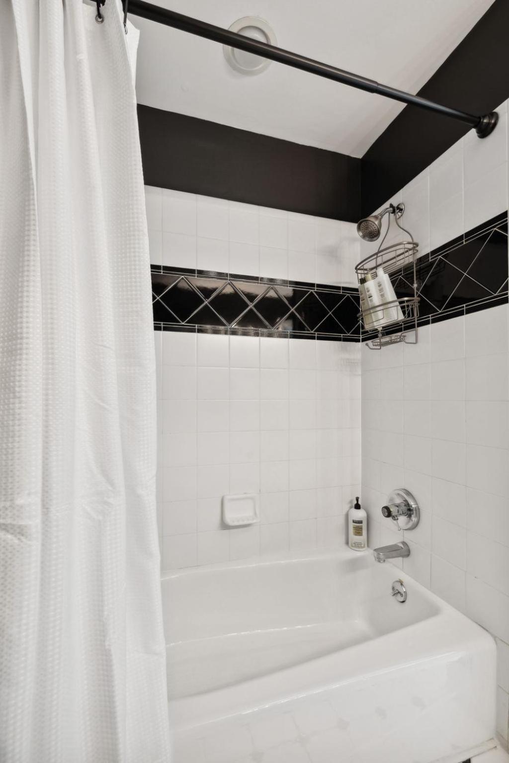 Stunning Belle Meade Mansion With Luxury Amenities And Hot Tub, Great Summer Rates Holiday home Nashville