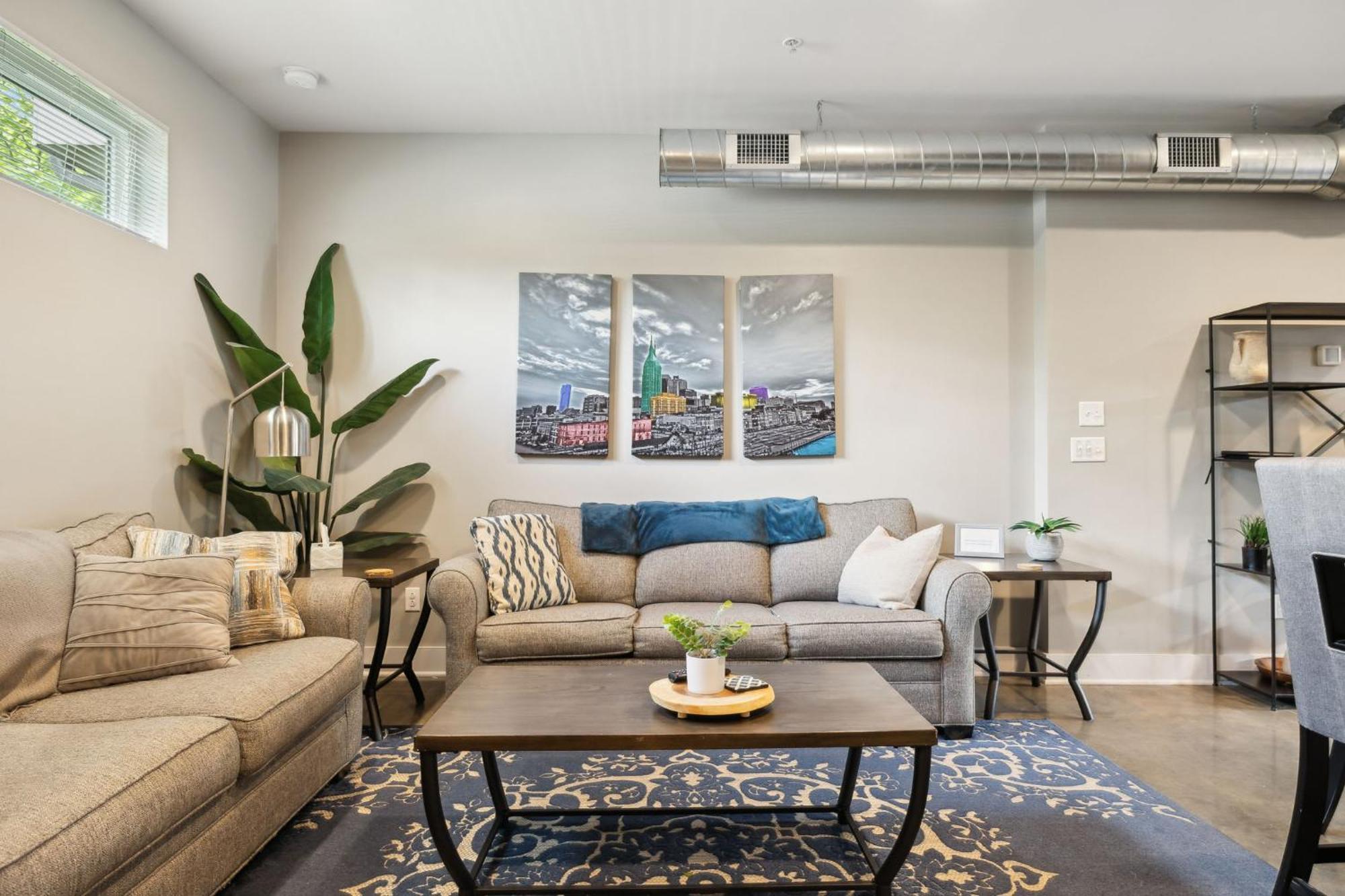 Holiday home Spacious 3-story Townhome W Rooftop & Views