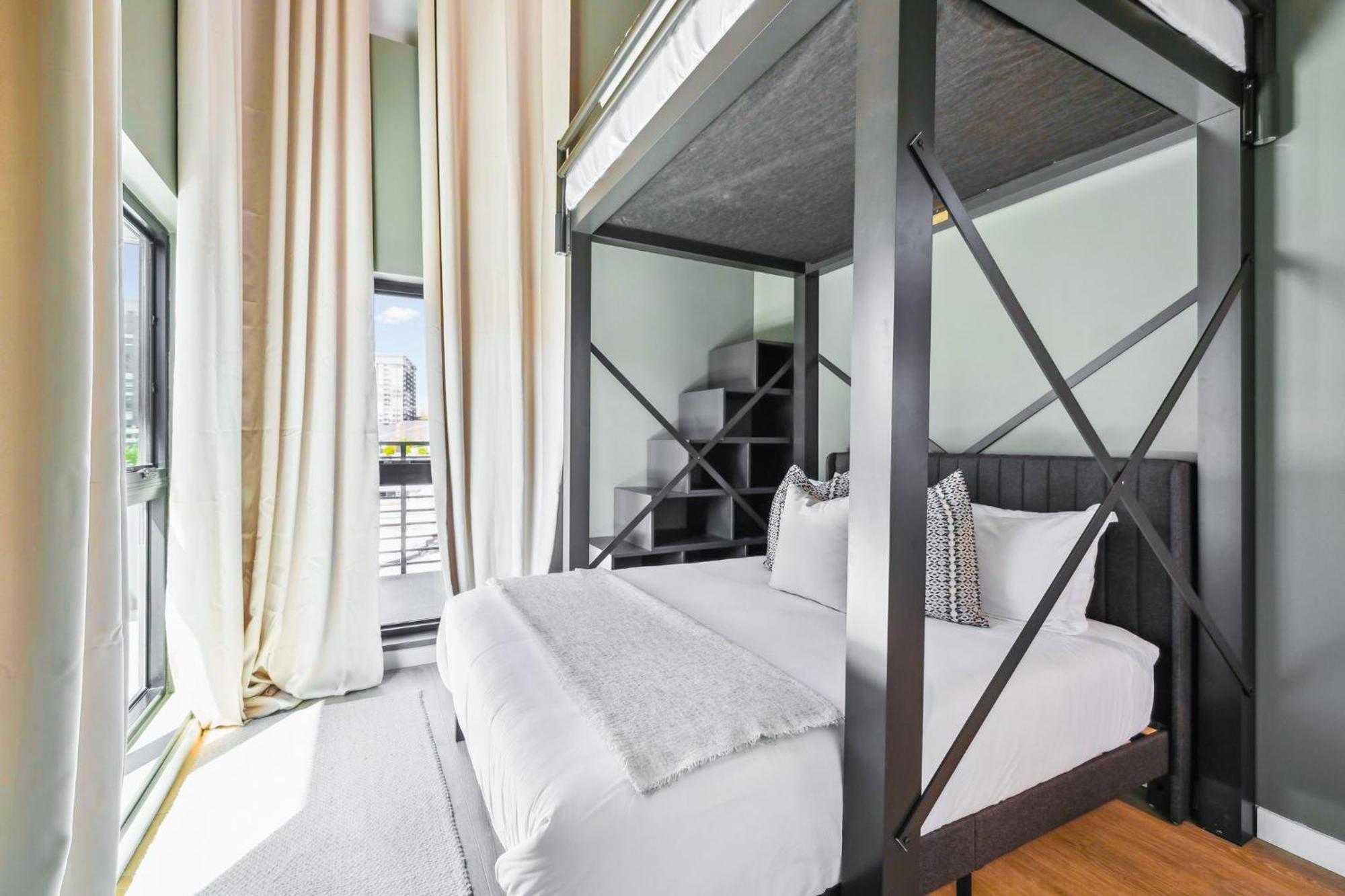The Rhythm And Rooftop Penthouse Walk To Broadway With Pool And Amazing Views * Nashville