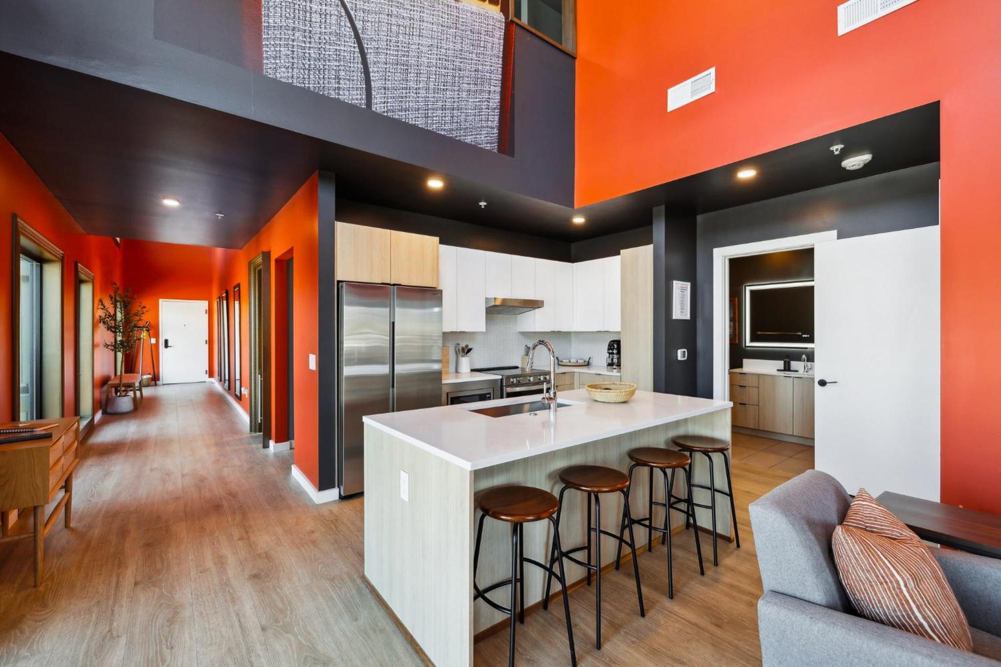 The Rhythm And Rooftop Penthouse Walk To Broadway With Pool And Amazing Views * Nashville