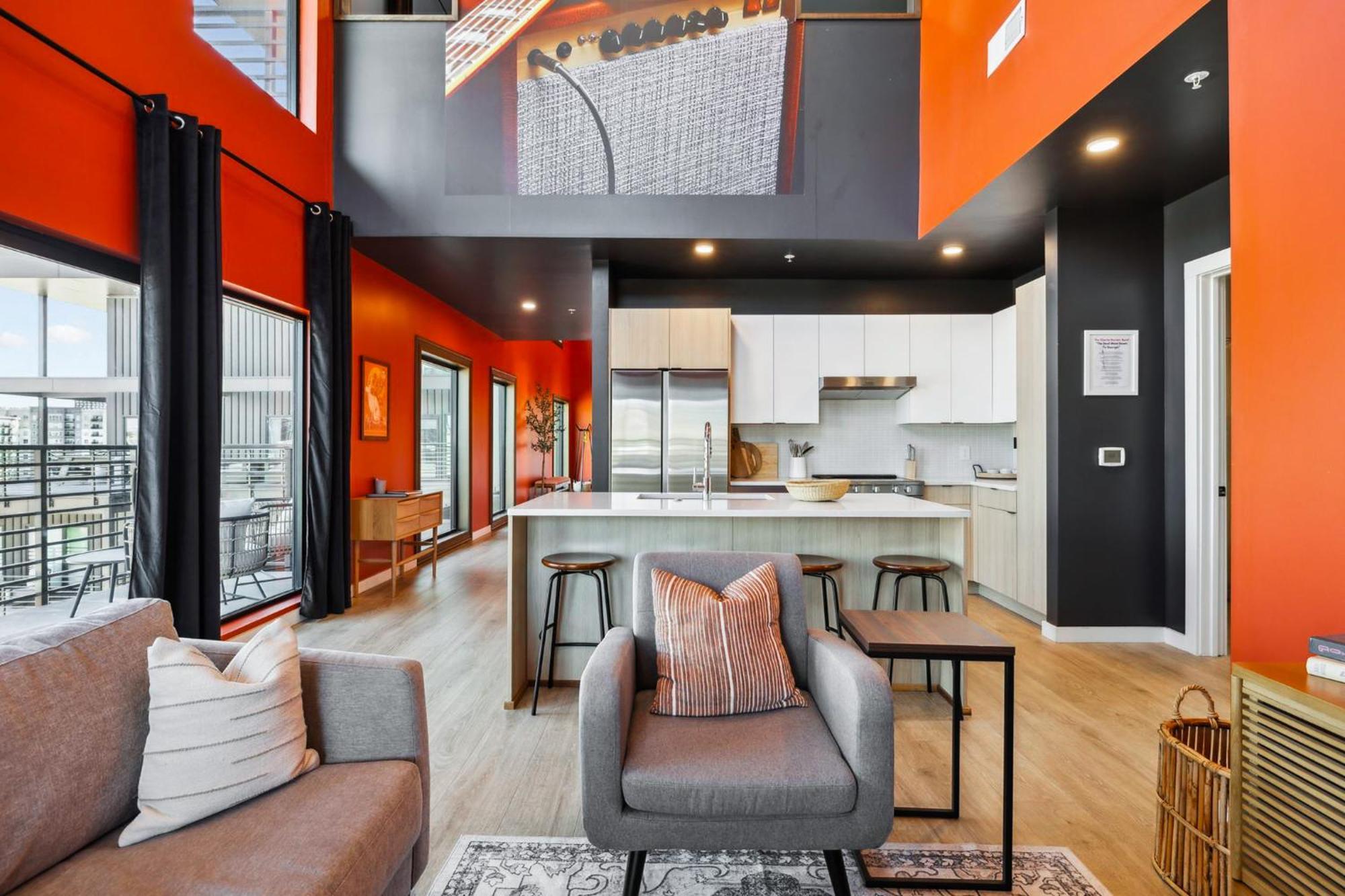 The Rhythm And Rooftop Penthouse Walk To Broadway With Pool And Amazing Views