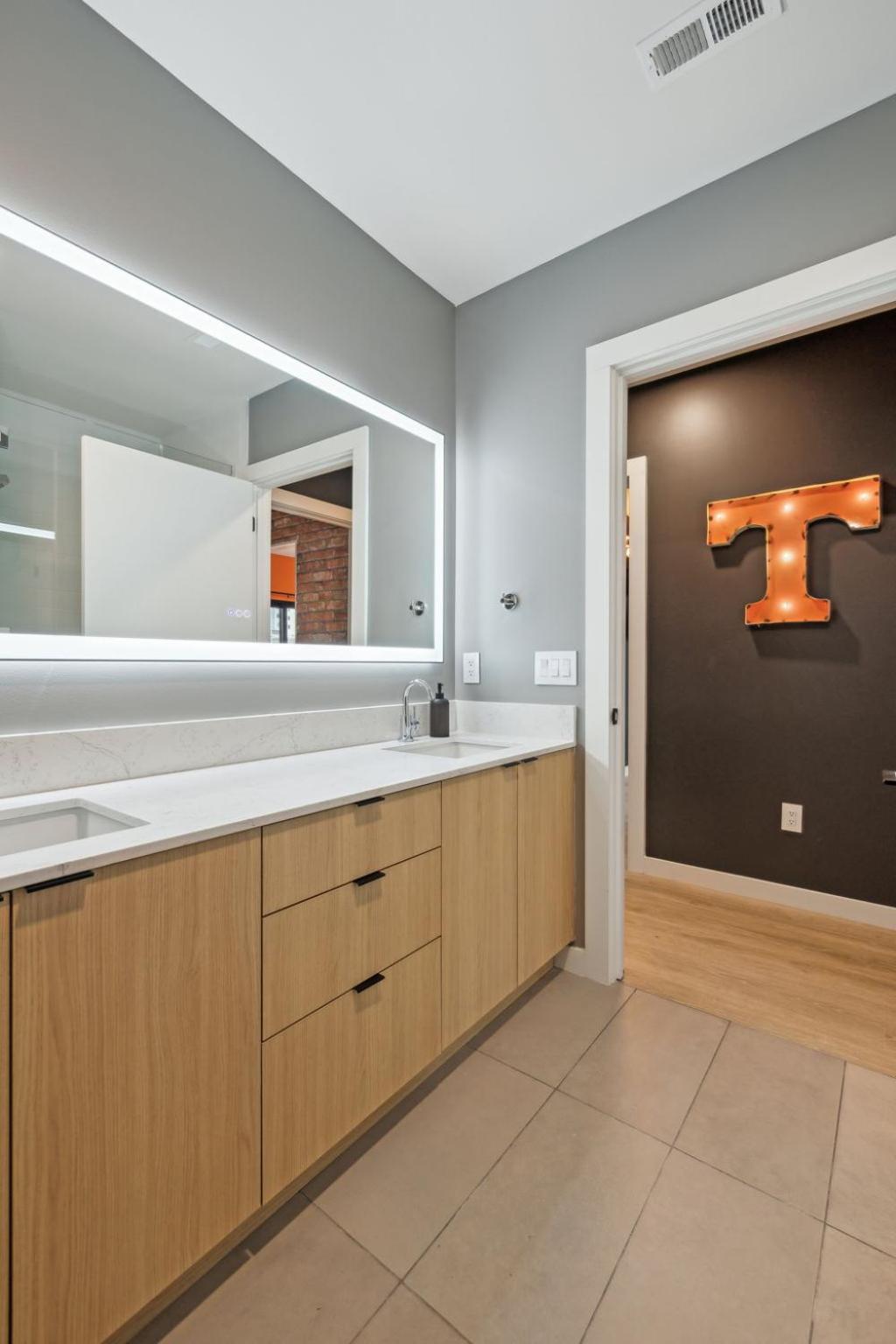 Apartment The Wallen Downtown Walk To Broadway, Parking, Heated Pool, Gym Nashville