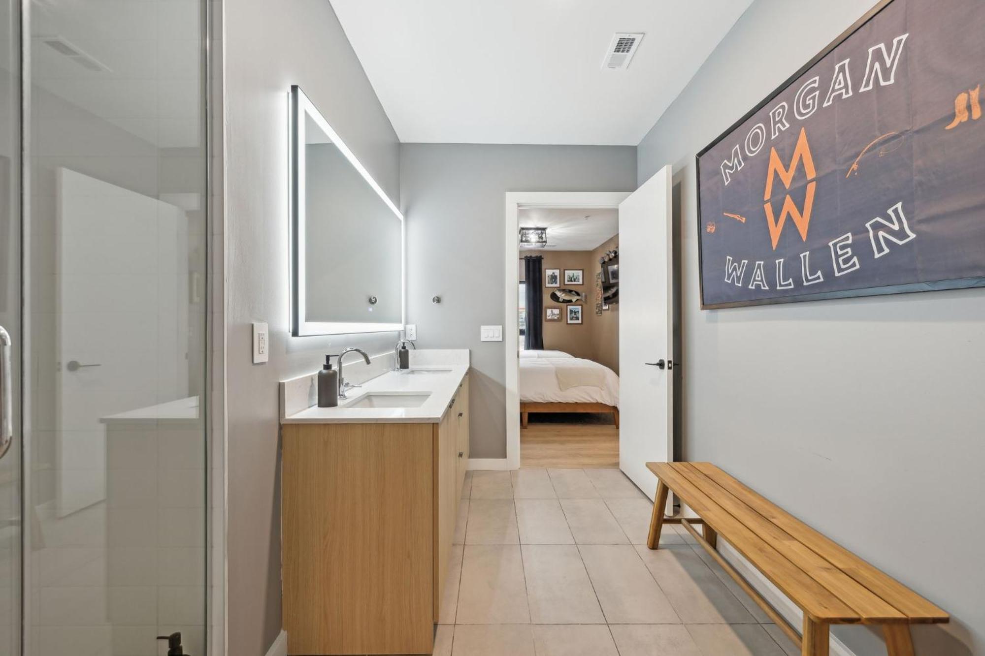 Apartment The Wallen Downtown Walk To Broadway, Parking, Heated Pool, Gym *