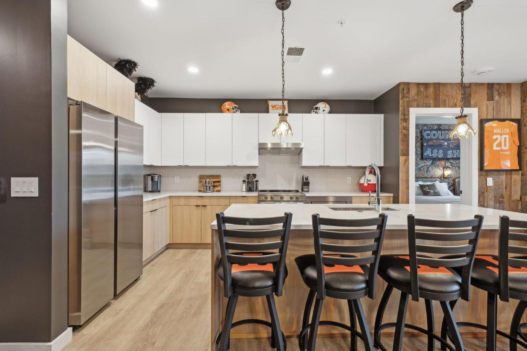 Apartment The Wallen Downtown Walk To Broadway, Parking, Heated Pool, Gym *