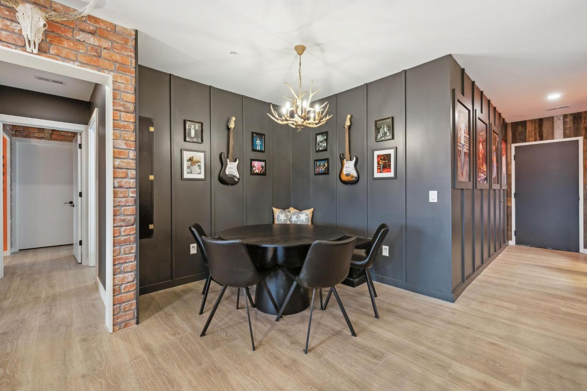 Apartment The Wallen Downtown Walk To Broadway, Parking, Heated Pool, Gym