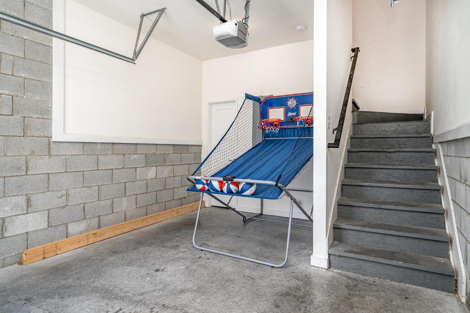 Heights-sleeps 12-in Cumberland Heights * Nashville