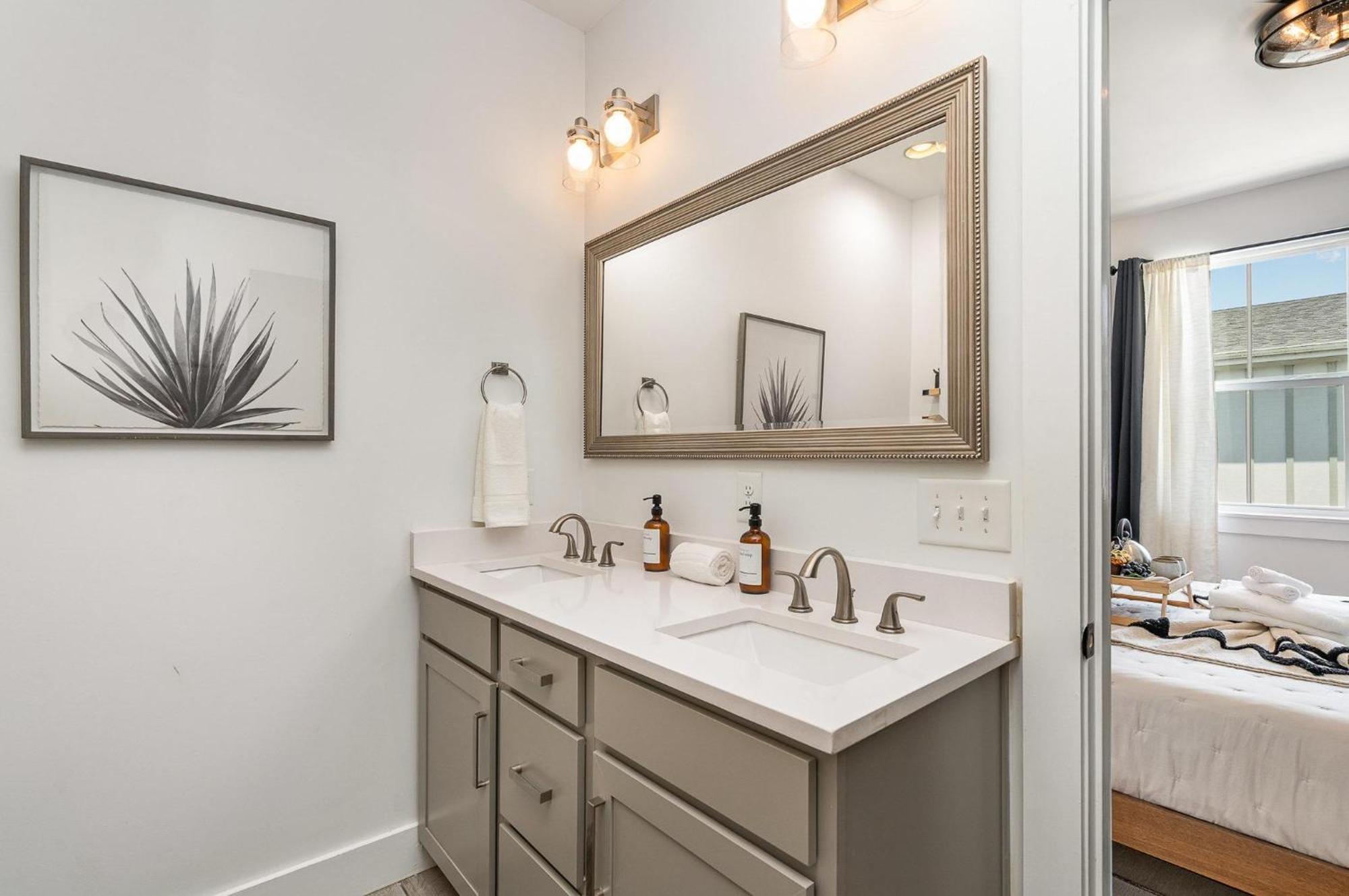 Stone Fox - In The Nations - Mins To Broadway * Nashville