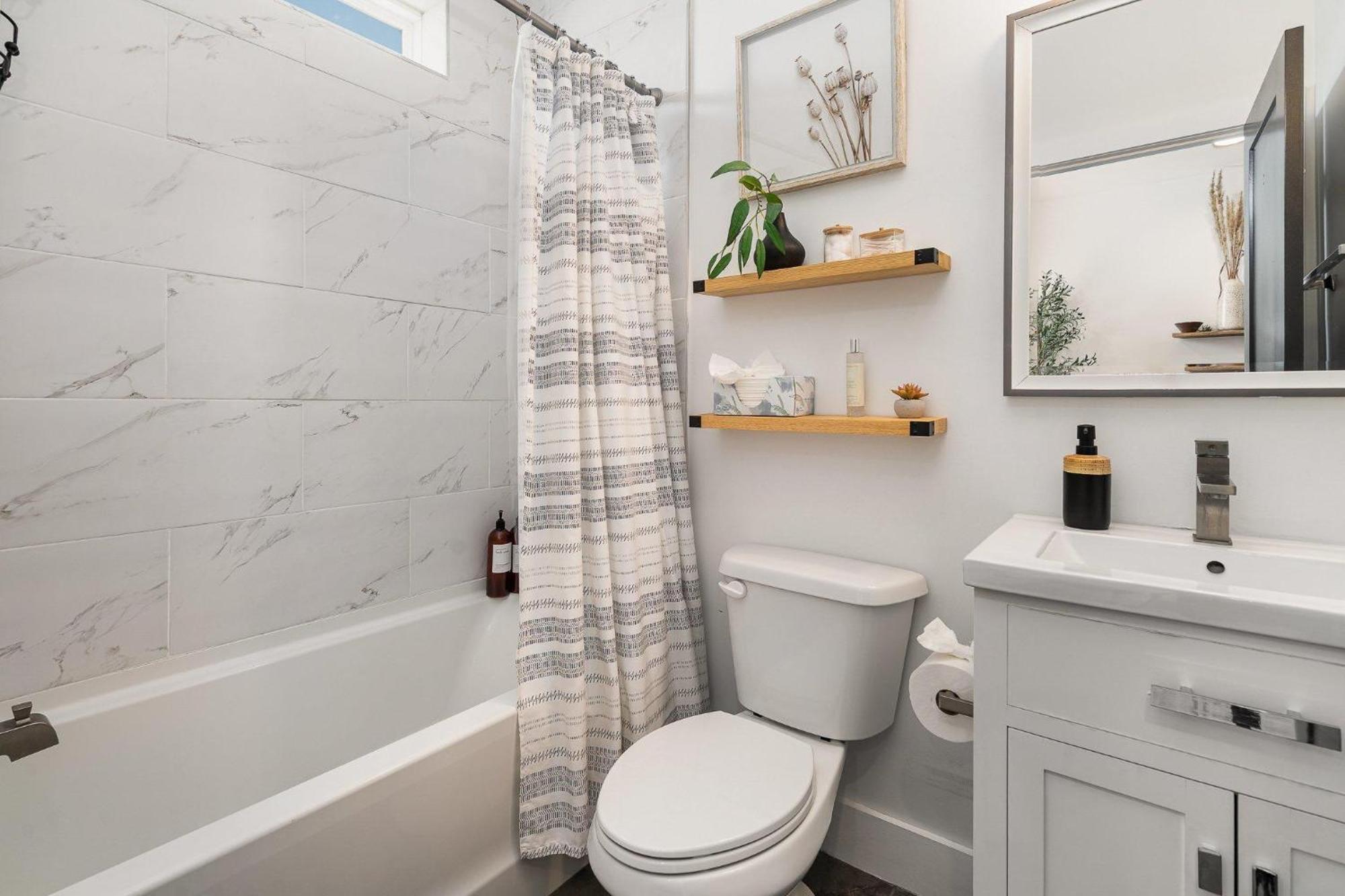 Stone Fox - In The Nations - Mins To Broadway