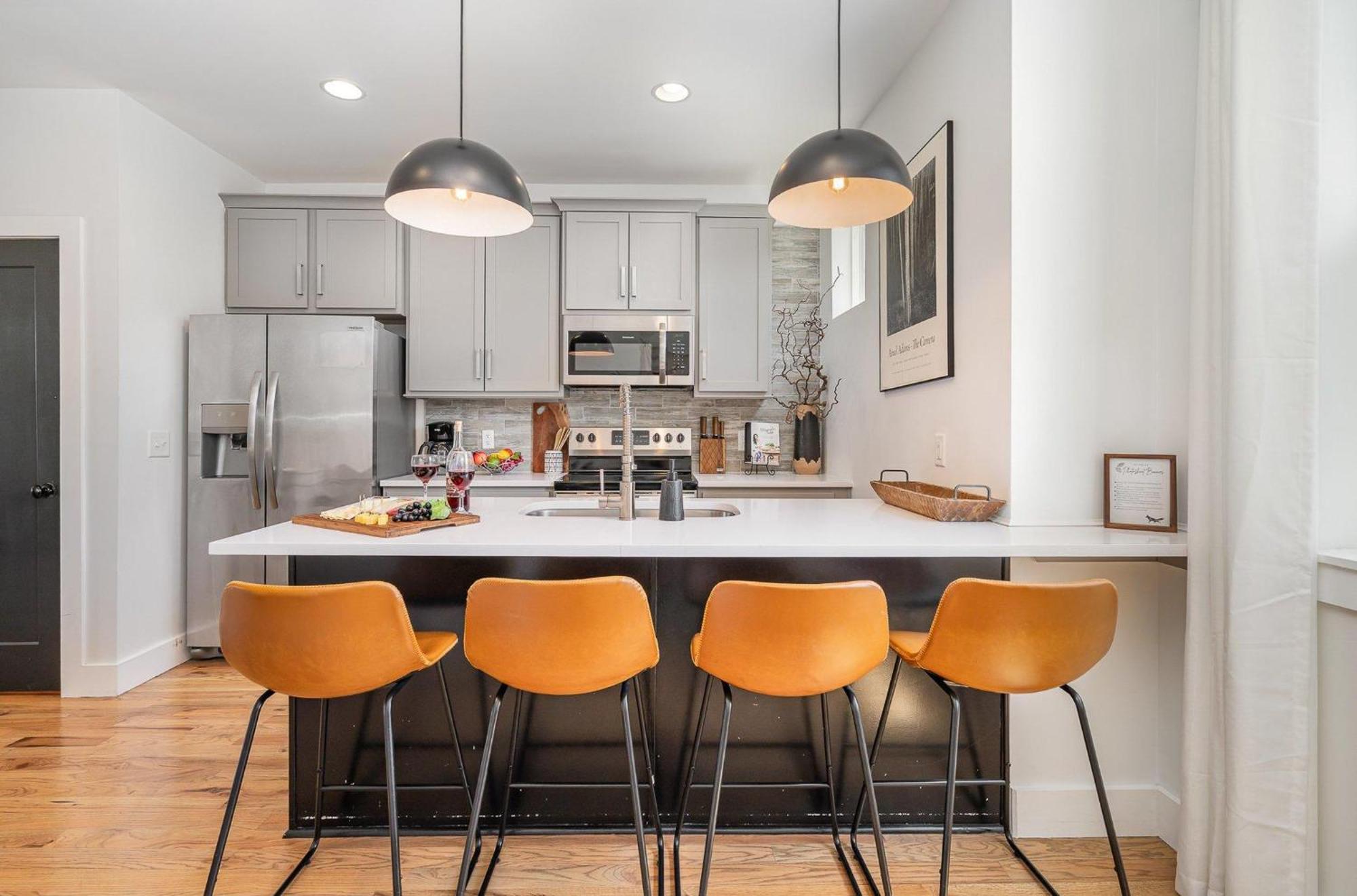 Stone Fox - In The Nations - Mins To Broadway * Nashville